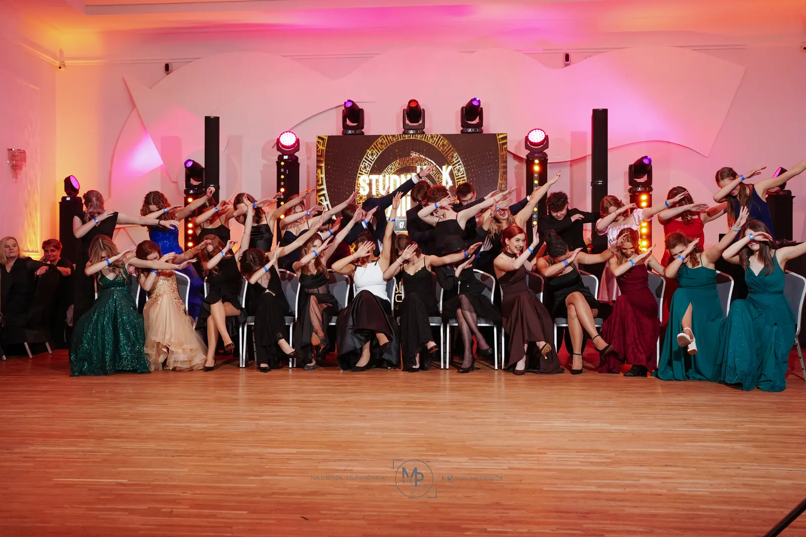Zdjęcie ze studniówki 13 LO w Łódź