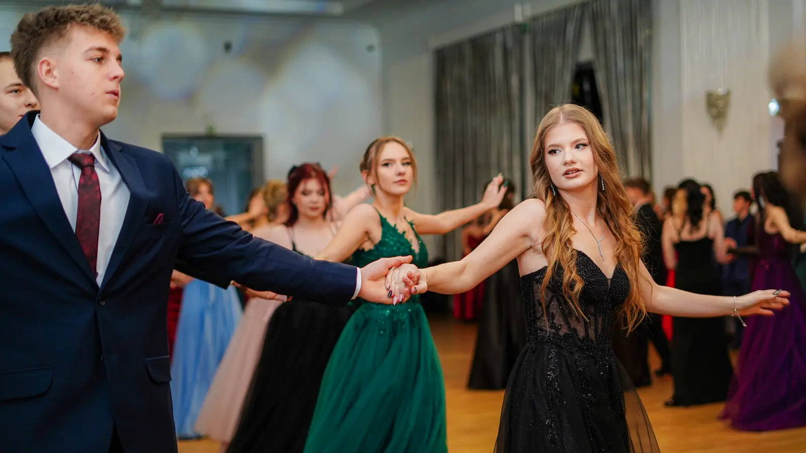 Część oficjalna studniówki 18 LO w Łódź