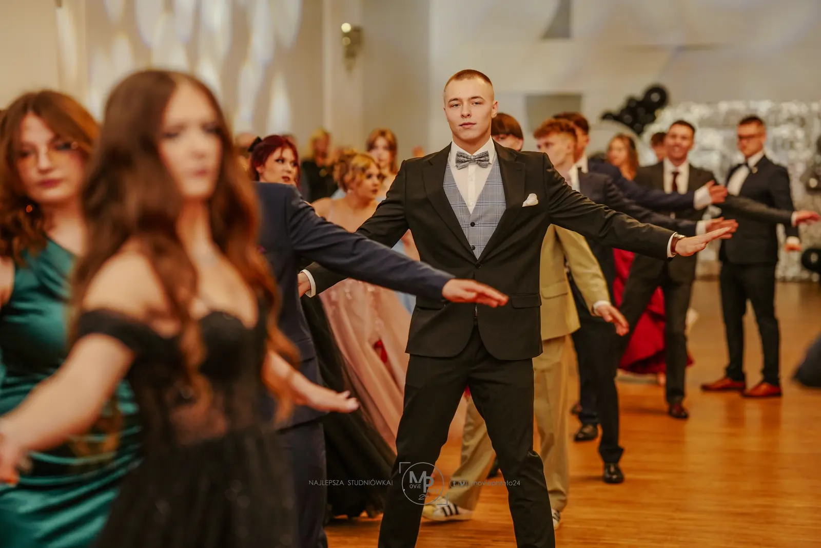 Parkiet podczas studniówki 18 LO w Łódź
