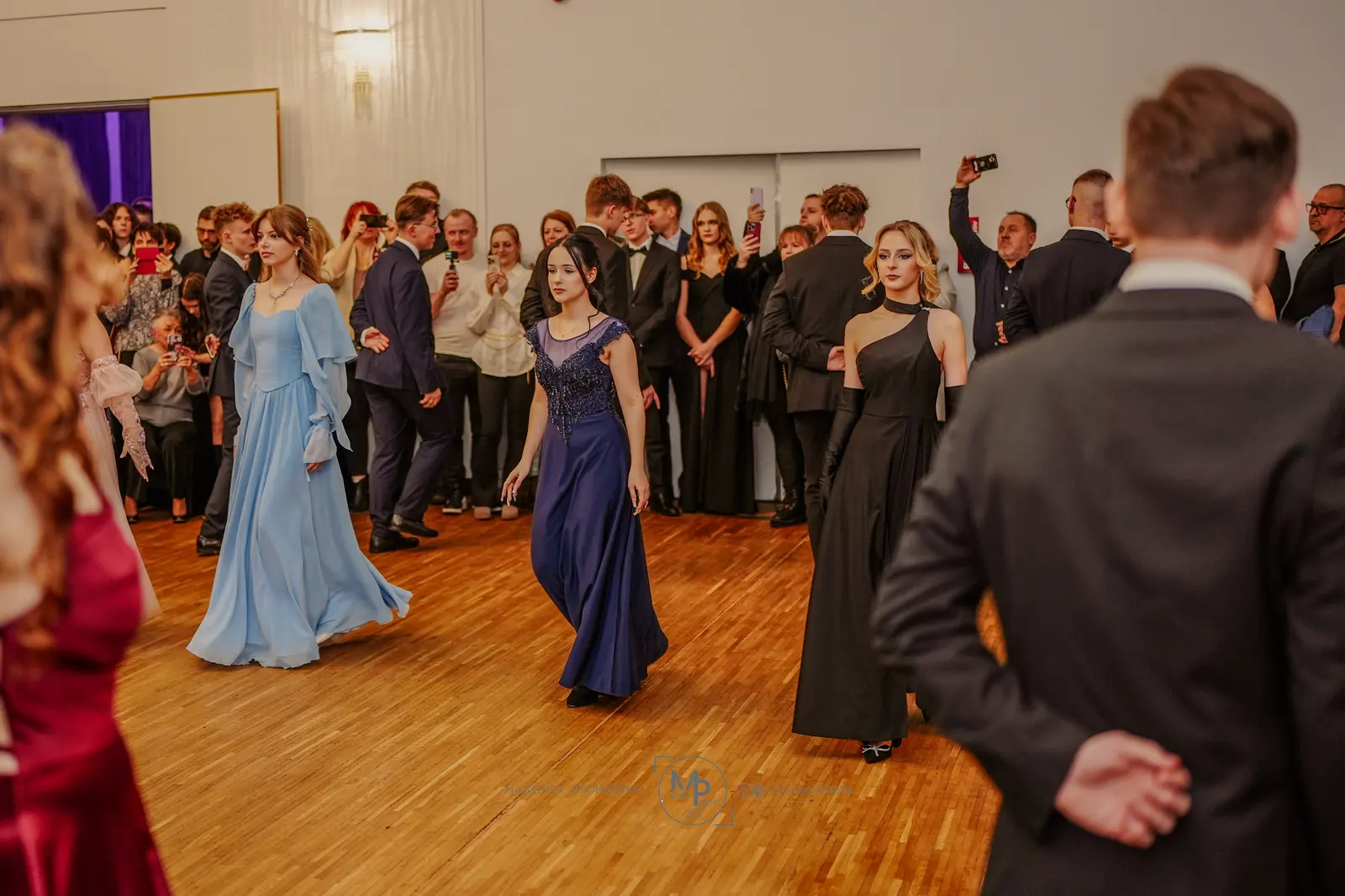 Parkiet podczas studniówki 18 LO w Łódź