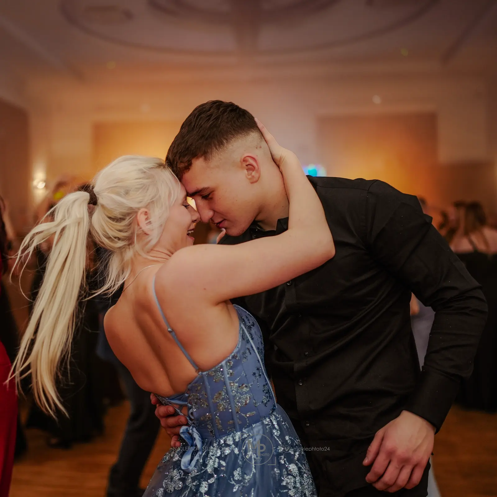 Parkiet podczas studniówki 18 LO w Łódź
