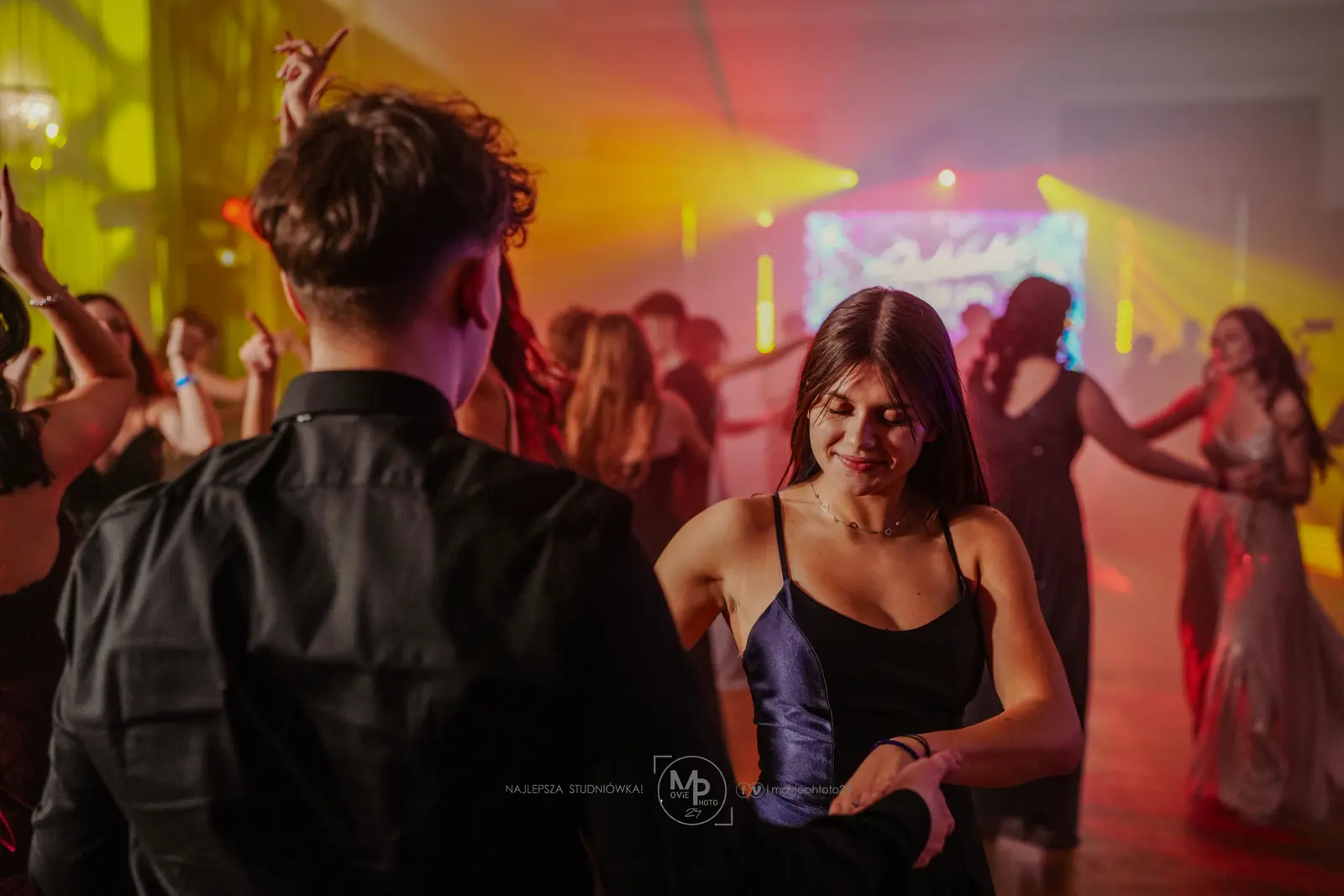 Parkiet podczas studniówki 18 LO w Łódź