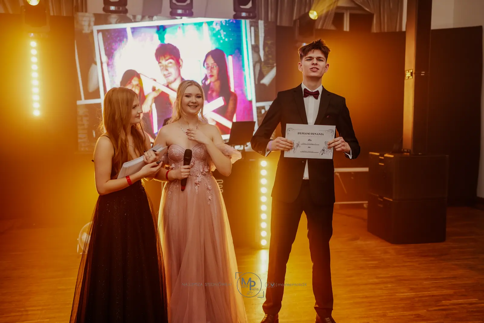 Parkiet podczas studniówki 18 LO w Łódź