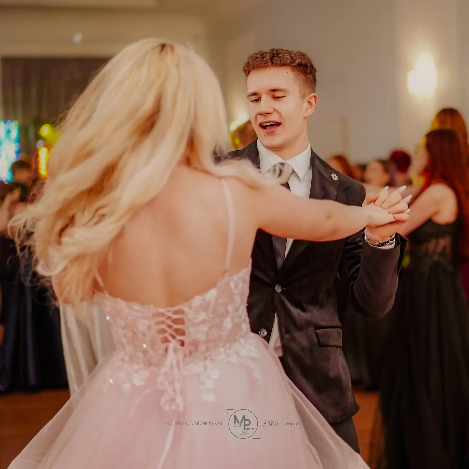 Parkiet podczas studniówki 18 LO w Łódź