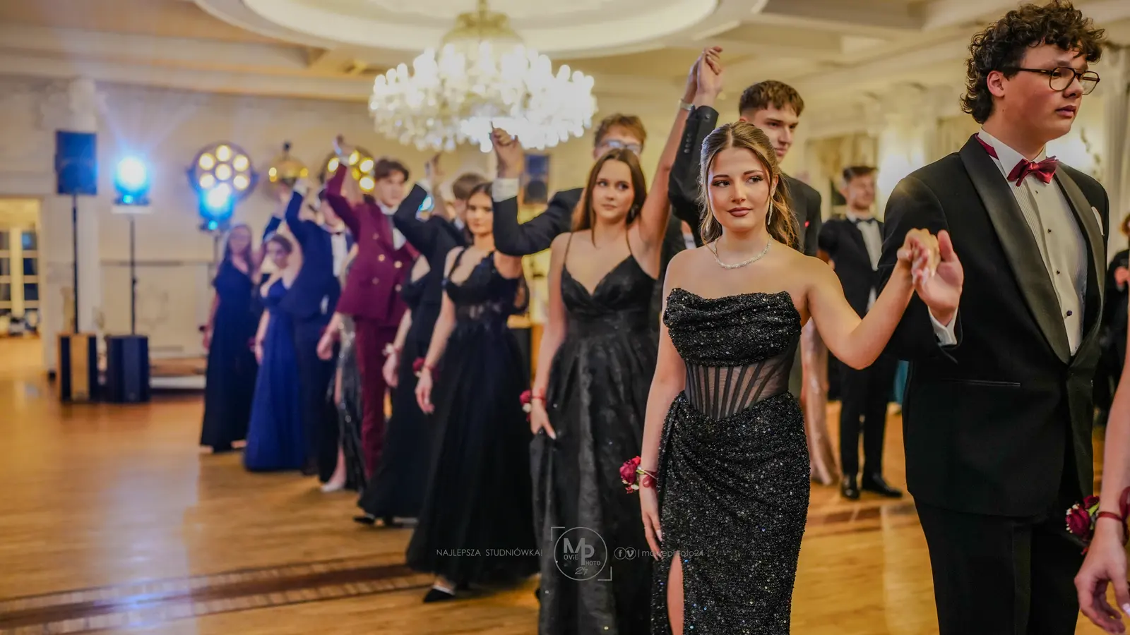Polonez podczas studniówki 20 LO w Łódź