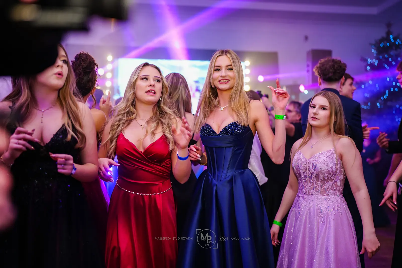 Parkiet podczas studniówki 24 LO w Łódź
