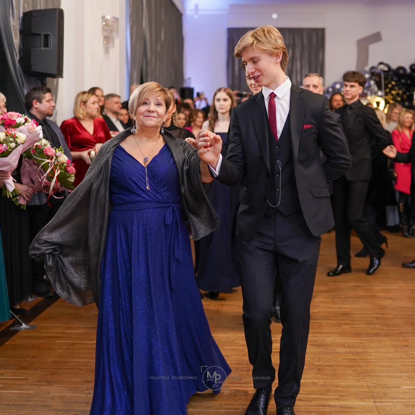 Polonez podczas studniówki 24 LO w Łódź